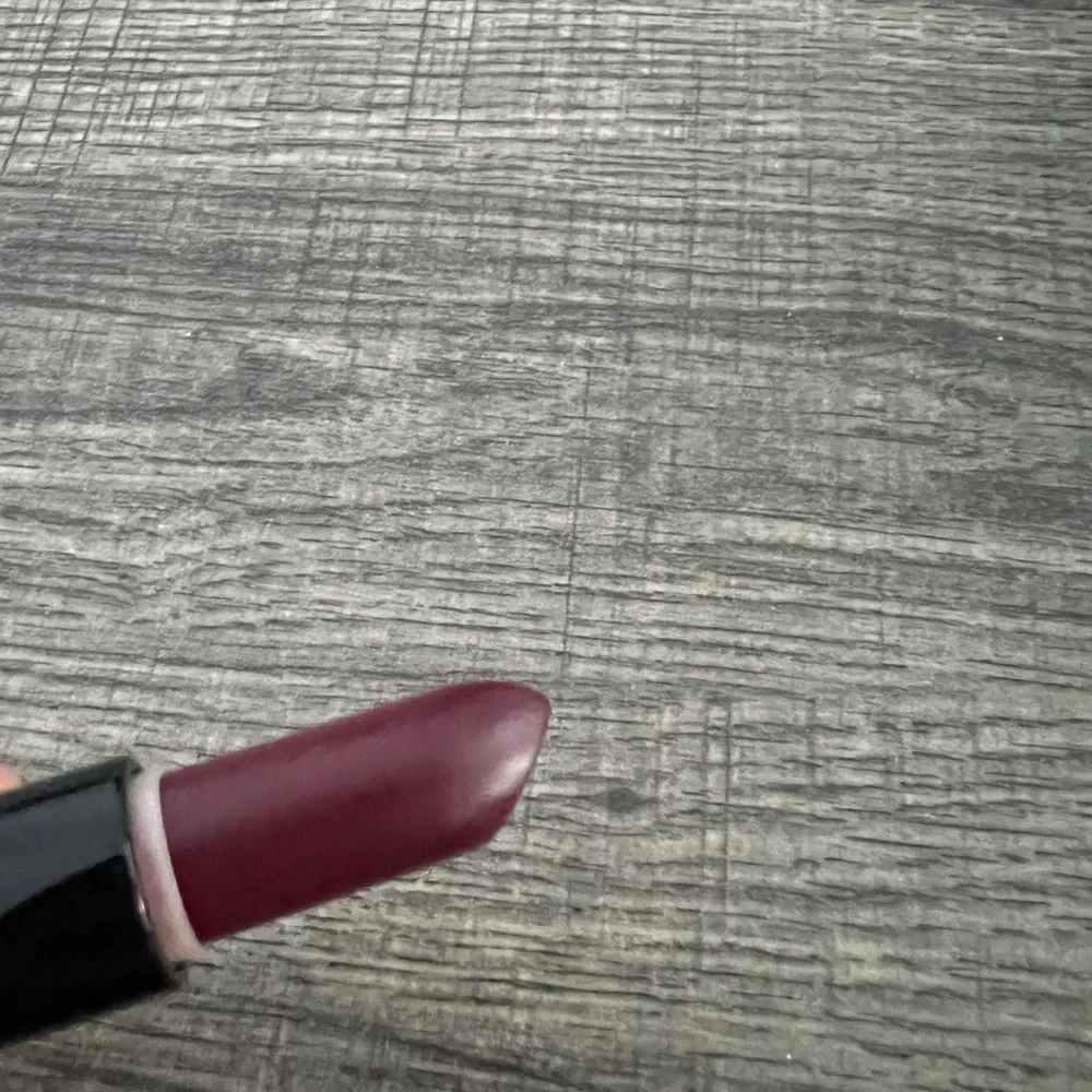 Aaliyah MAC more than a woman lipstick